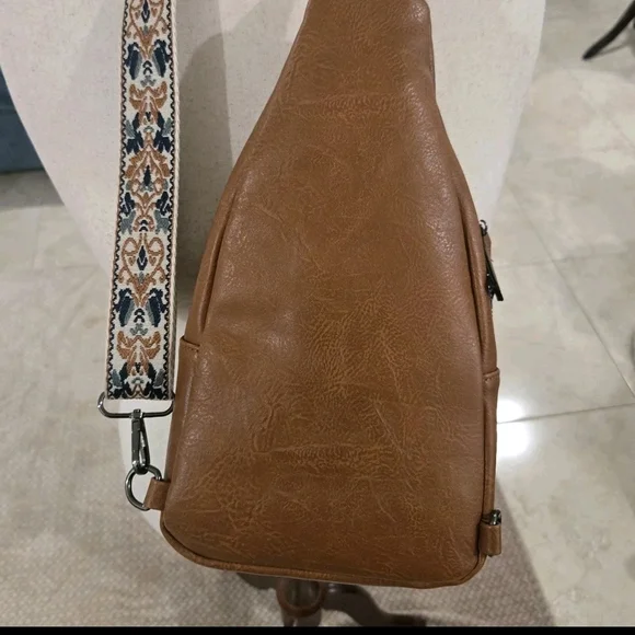 Sam And Hadley Brown Embossed Sling Bag with Turquoise Accents Western NWT Aztec - Picture 4 of 6